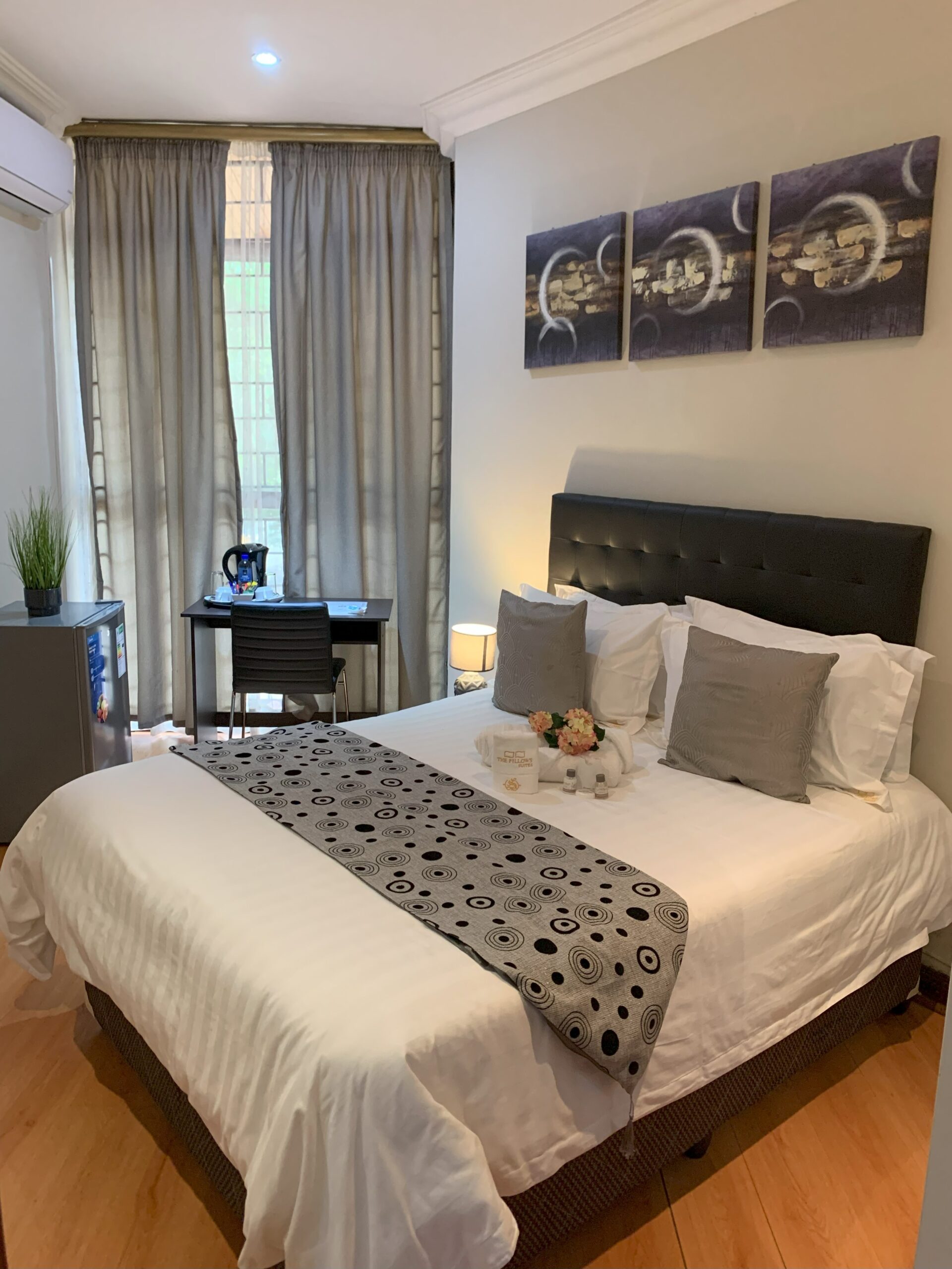 333 Grus Street, Waterkloof - Deluxe Double Room - Image 4